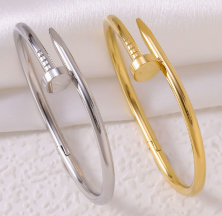 Smooth nail bracelet